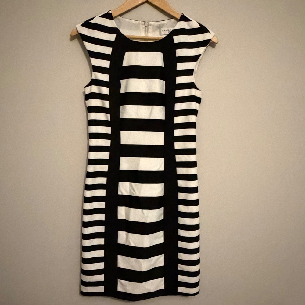 Trina Turk Black White Striped Sheath Dress Cap Sleeve TD141016 Size 2